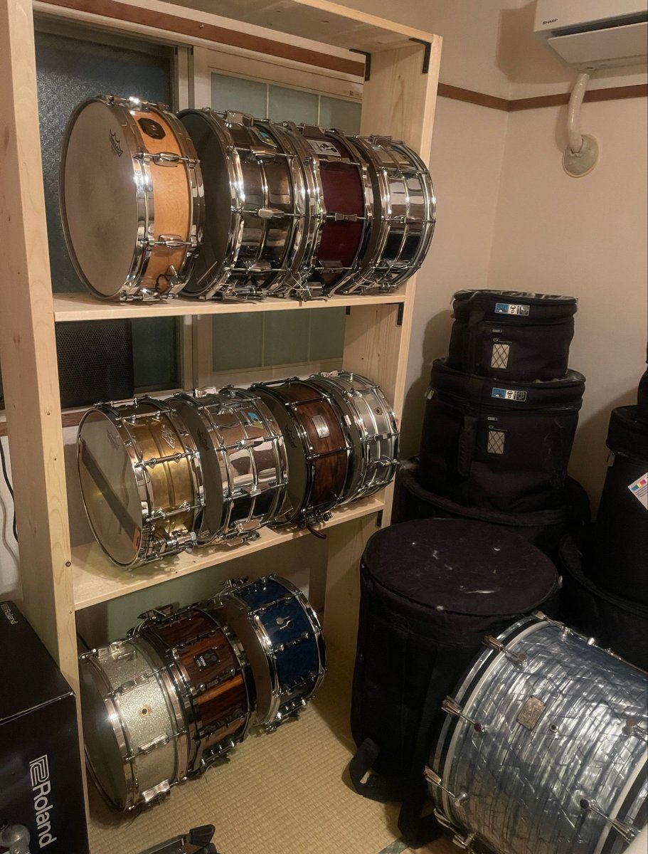 nozakichi_drum's tweet image. 棚をDIYしてみた🥁
#snare #drums #DIY #猫