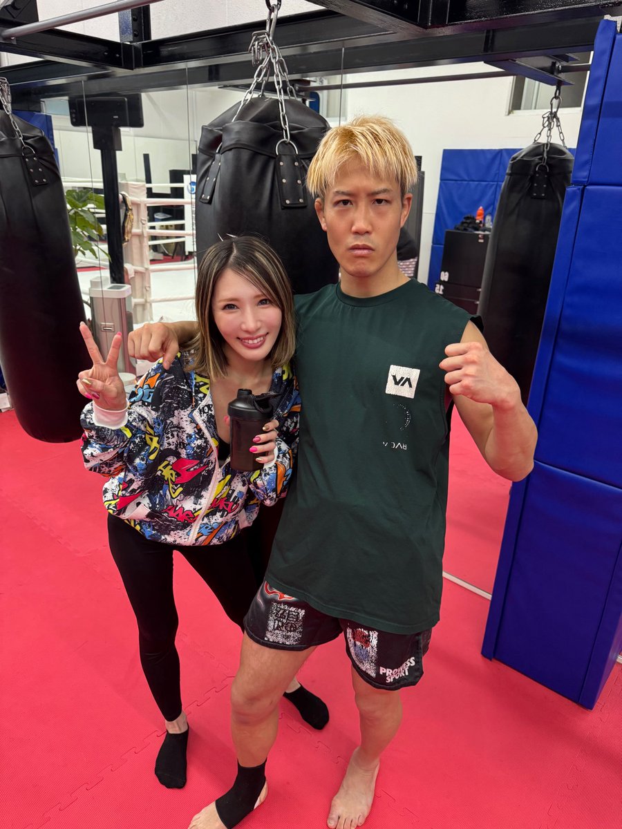 0721Anri's tweet photo. ウルシマンのジムがやばすぎた😍✨

マッキーもウルシマンもBreakingDown
頑張って😉👊 https://t.co/wv6Z08W6y7