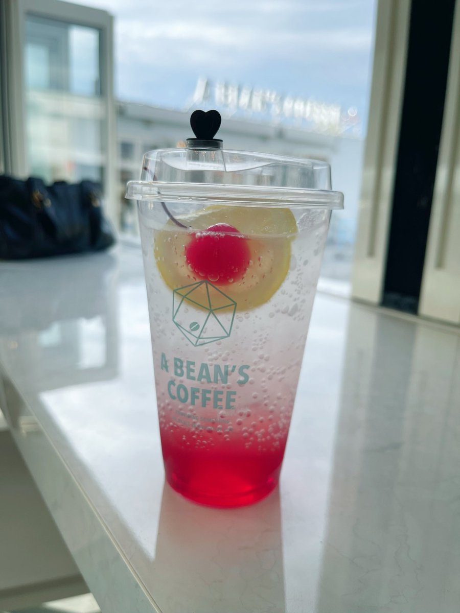 YurikaMine's tweet photo. 全て撤収後‥ 自家製レモネードを一気に飲み干した。ラズベリー味🥤
#abeanscoffee #羽生noniwa https://t.co/qzlDMlEuqD