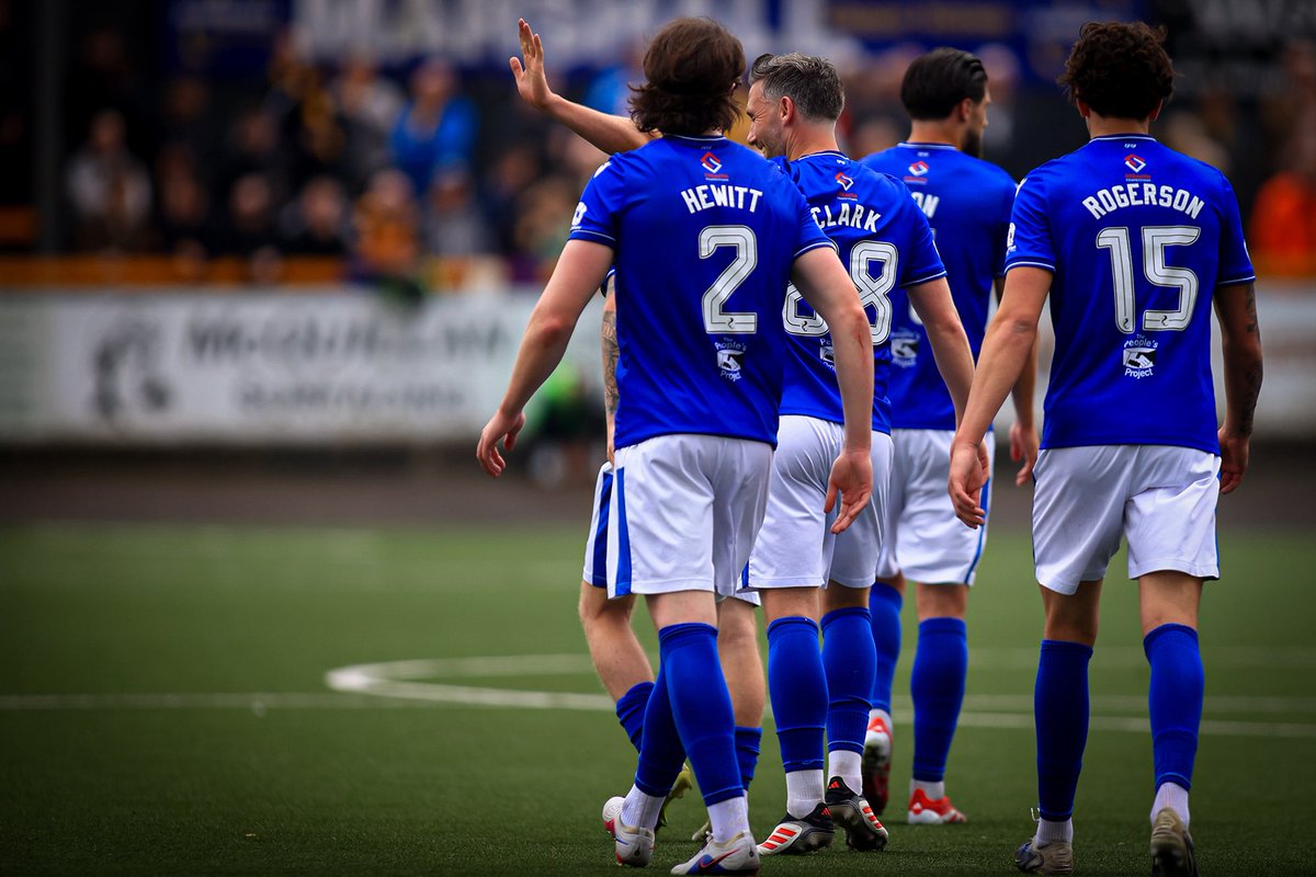 OfficialQosFC's tweet photo. Clark heads home to put us back in front! ๐ฅ
#ALLQOS | #League1 | #TheDoonhamers https://t.co/uh1GYF5NSV