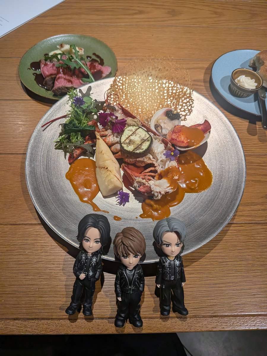 しおりん tweet media