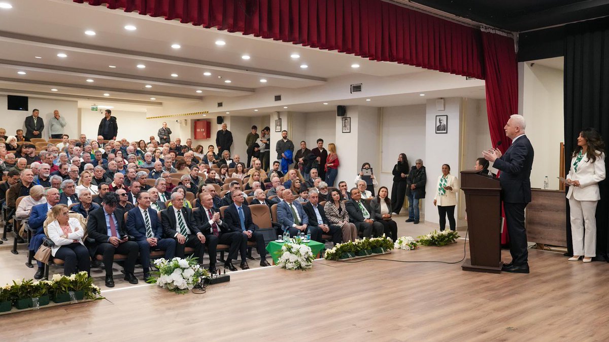 TC_istanbul's tweet photo. Vefa Lisesi Eğitim Vakfı tarafından kuruluşunun 154. yılı nedeniyle düzenlenen "Vefa Lisesi Geleneksel Boza Günü" programı;

Valimiz Davut Gül, öğretmen, öğrenci ve mezunların katılımı ile gerçekleştirildi.

@gul_davut

📍#Fatih https://t.co/z1IhvSj6mu