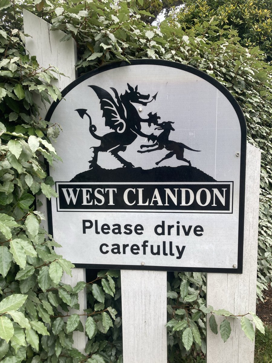 andrewnovell's tweet image. The West Clandon Dragon, first created in 1977 to mark the Silver Jubilee. It’s connected to a 18th-century legend of a terrifying dragon that blocked local lanes, and was supposedly slain by a condemned soldier in exchange for a pardon 🐉 #history #Surrey #Dragon #Guildford