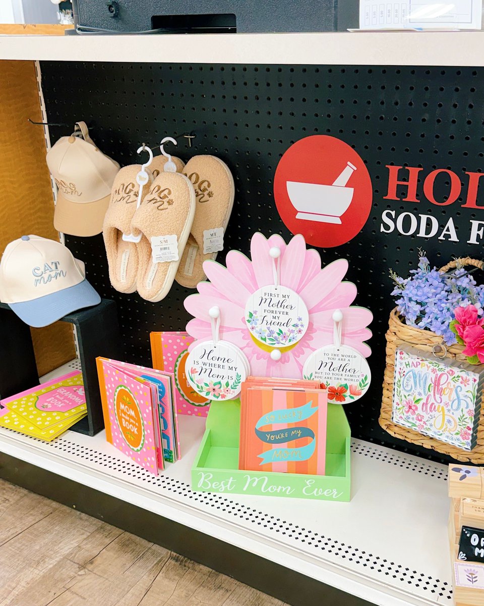 holbrookdrug's tweet image. Mother’s Day is one week away 💐

We’ve been filling the shop with gifts that feel thoughtful, useful, and special—just like mom deserves. Visit us this week to browse!

#visitmorehead #shoplocal