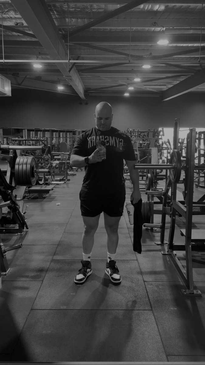 phayzer's tweet photo. nothing more brutal than training legs. https://t.co/6jr3vC3VL2