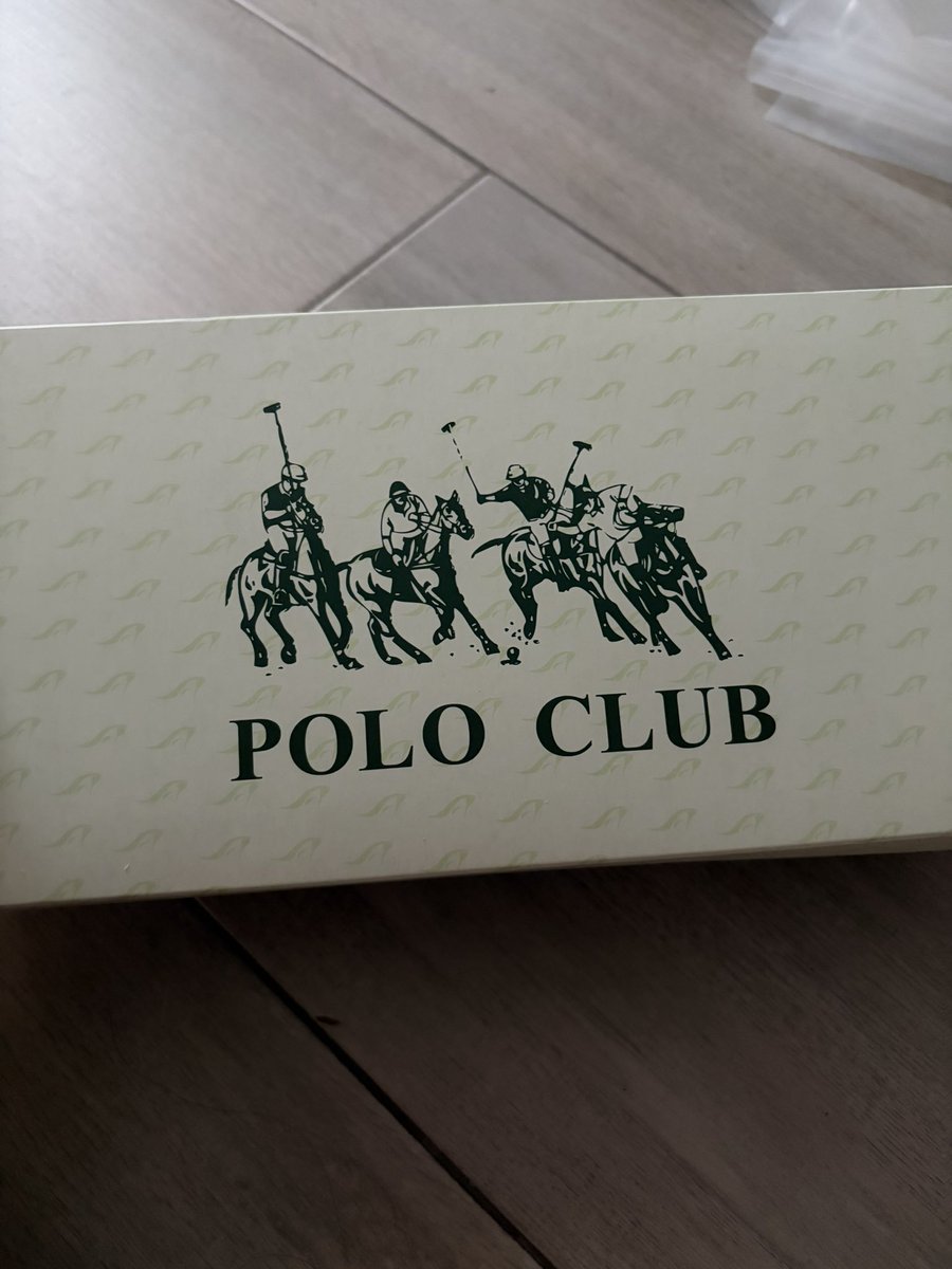 YoonaaZ75's tweet image. รองเท้าpolo club ราคาเต็ม1,450฿ไม่เคยใส่เลยค่ะ ส่งต่อ890฿รวมส่งพอออ ได้กล่อง ด้วยครบบ ไซส์38ค่ะ #รองเท้า #polo #ส่งต่อราคาถูก #เสื้อผ้า #โล๊ะตู้ #GeminiFourth #DíaDelTrabajo #เสื้อผ้ามือ2