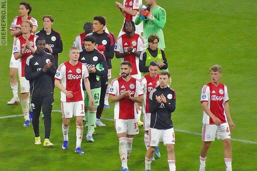 remepro_nl's tweet photo. Het fotoverslag van Ajax - psv staat online op https://t.co/cKDcu5wMm5 #ajapsv https://t.co/br545iWIpu
