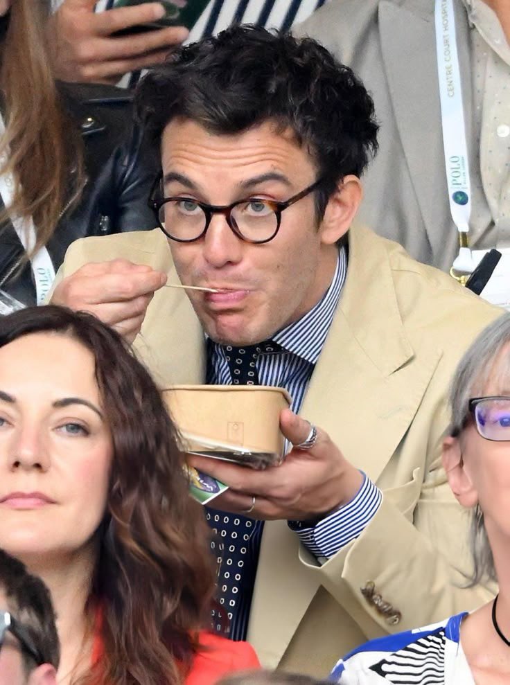 he was so very clark kent that day