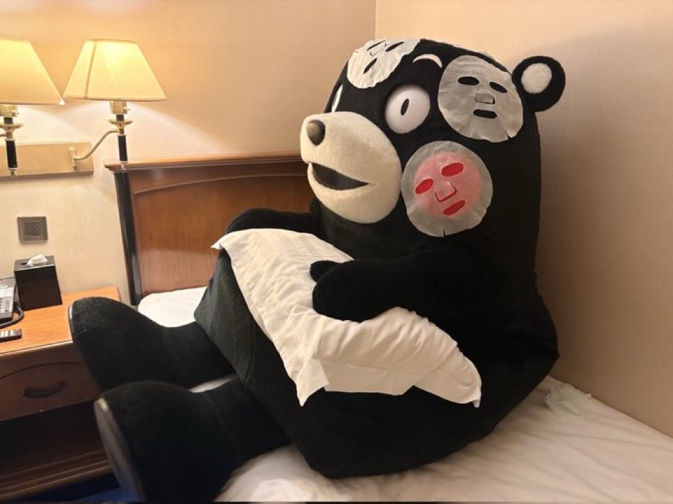 くまさま☆。.:＊・゜ 55_kumamon くまモ〜ン♡♡♡ おやくま前の一服に ほんわかしてますね