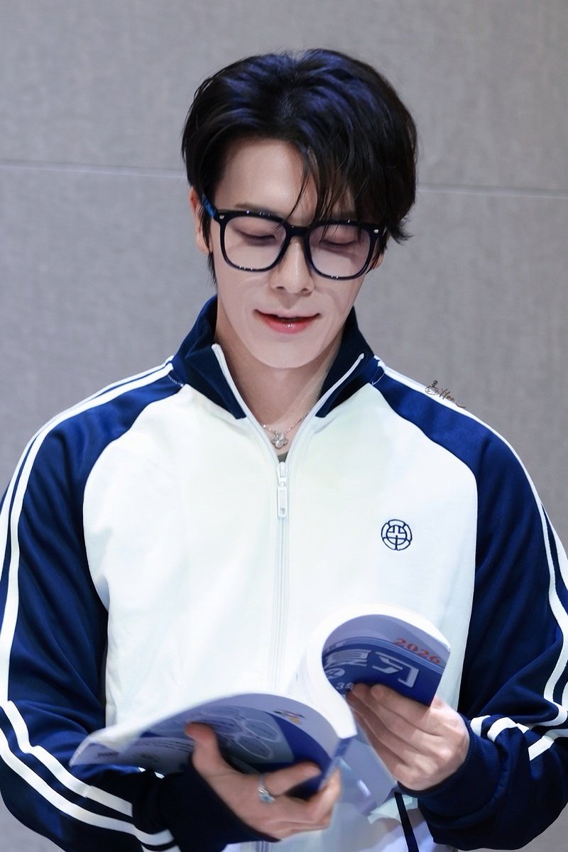 20260502 DongHae [ALIVE] Fansign in Beijing 

 선배님🤓혹시...여자친구 있어요？😍 <a href="/donghae861015/">Super Junior 이동해</a> 

#동해 #DONGHAE 
#슈퍼주니어DnE #SuperJuniorDnE 
#ALIVE