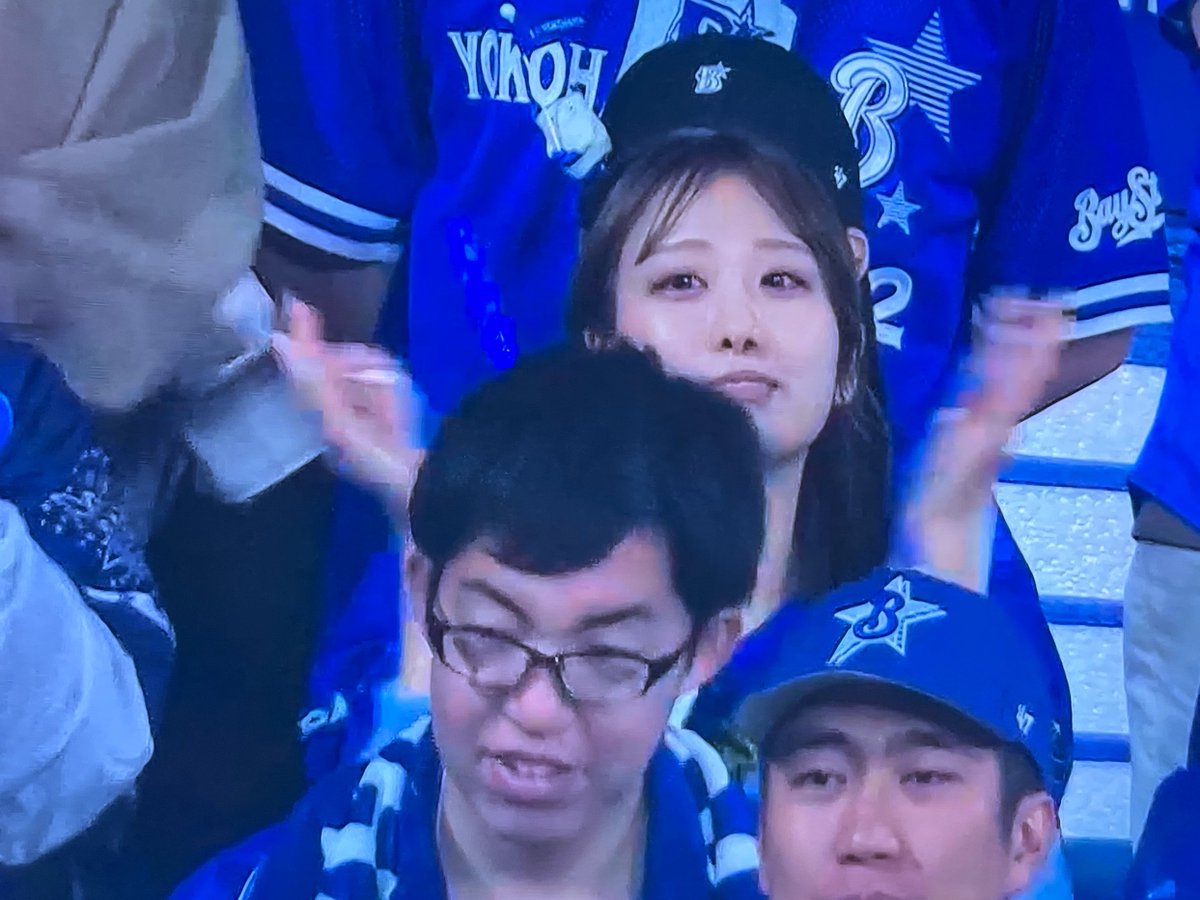 みう tweet media