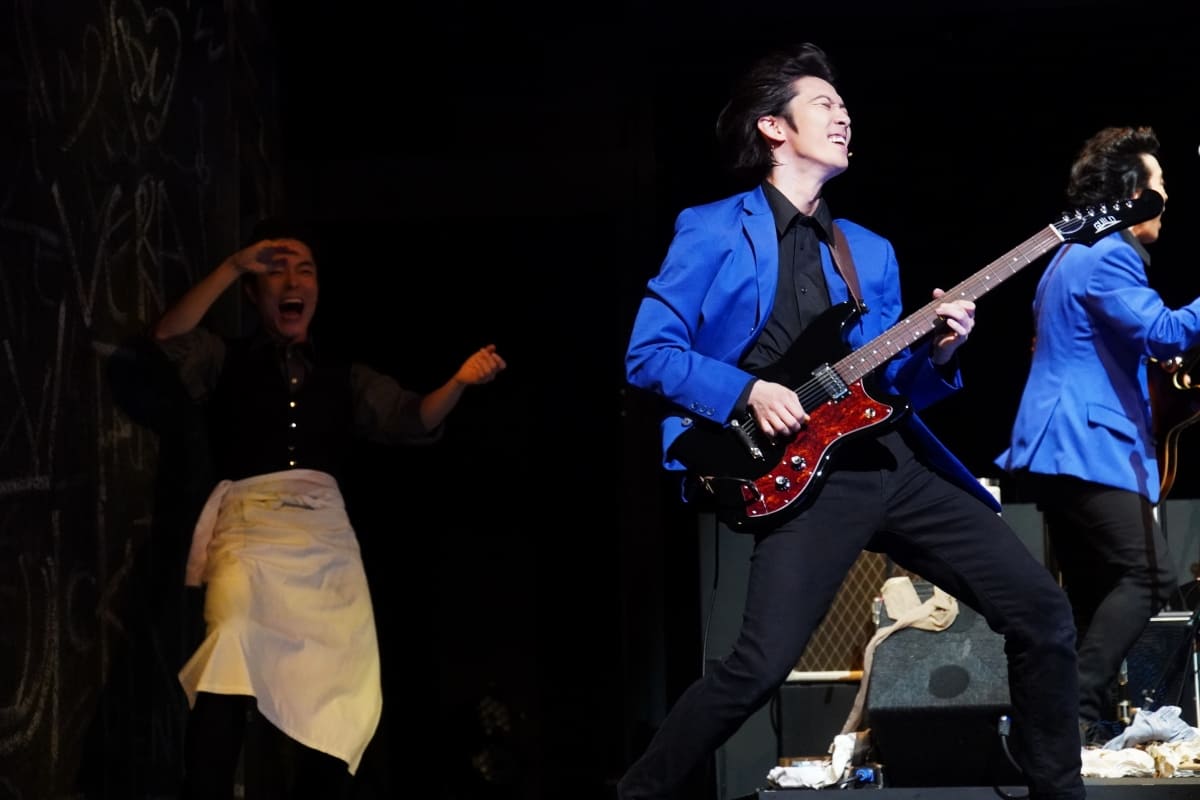 enterstage_jp's tweet photo. 舞台『BACKBEAT』観劇レポ！戸塚祥太、加藤和樹らで描くビートルズ青春劇の集大成

記事・詳細はこちら↓↓↓
https://t.co/FELL0lopDm

▶ファイナルとなる『#BACKBEAT』の東京公演がスタート！
▶撮り下ろし写真21枚掲載

#戸塚祥太 #加藤和樹
#辰巳雄大 #JUON #上口耕平 
#愛加あゆ #林翔太 #尾藤イサオ
