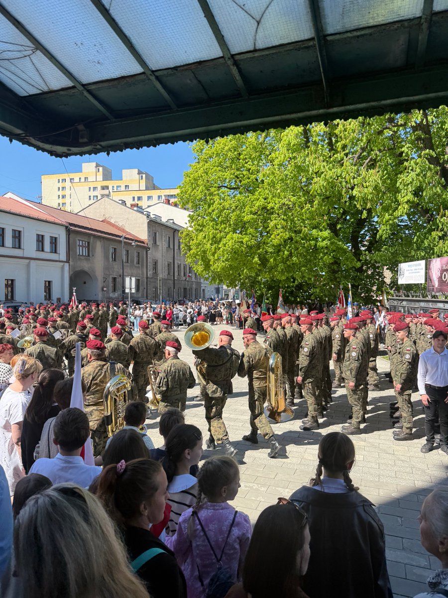 LosKonrad's tweet photo. #3Maja #BielskoBiała 🇵🇱🇵🇱❤️ https://t.co/zxH4gwN0P0