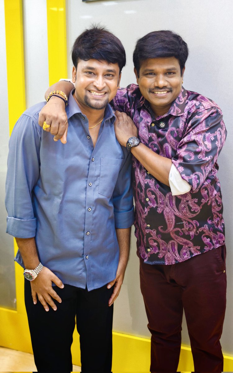 AshikAnchor's tweet photo. என் மீது பேரன்பு கொண்ட நகைச்சுவையின் சொத்து #MaduraiMuthu அண்ணனுடன் 🫂❤️ https://t.co/x7jnIRxRfC
