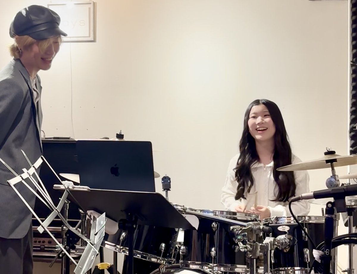 RaysMusicschool's tweet photo. 【5/3開始】初夏の10名限定キャンペーン！
入会金1万円が無料に✨

爽やかな季節に、新しい趣味を始めてみませんか？
Rays Music Schoolはおかげさまで4月も
多くの新しい生徒様をお迎えしました！
好評につき、本日より5月の「初夏の入会キャンペーン」の受付を開始します🍀 https://t.co/pIWVjYKINX