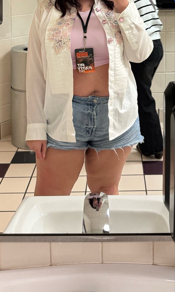 ur mom tweet media