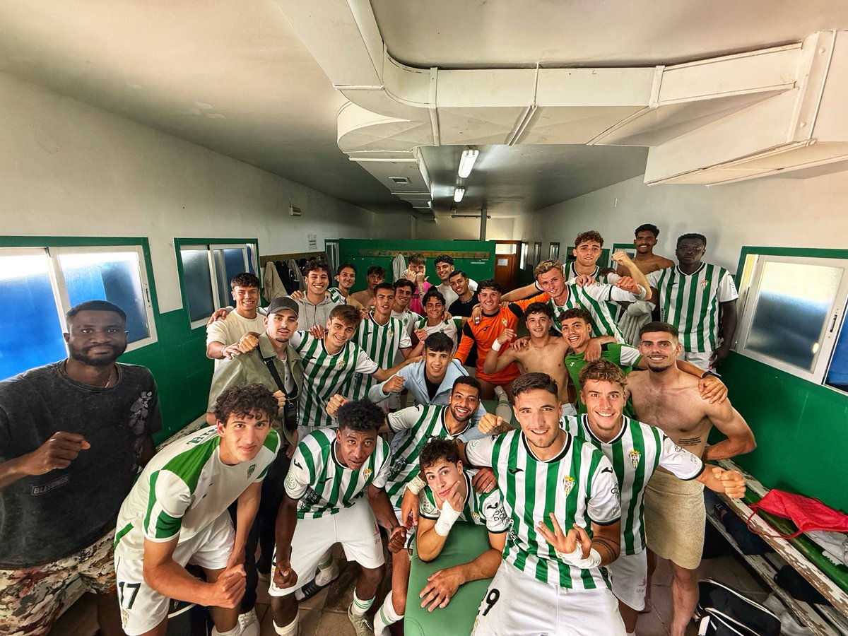 Cantera_CCF's tweet photo. 📸 Otra fotitoooo 😝 🤍💚

#CórdobaB https://t.co/JVXt3uQiqK