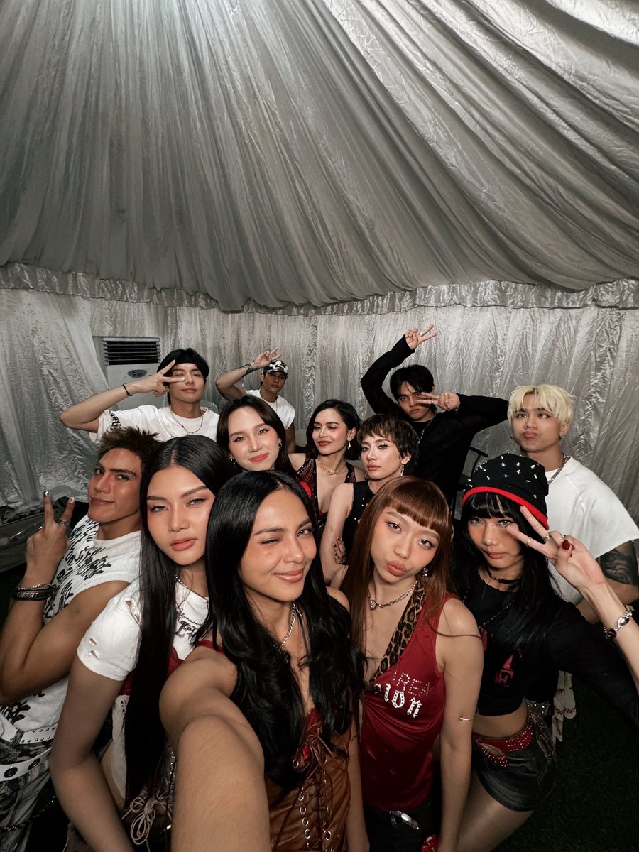 elii ☆ tweet media