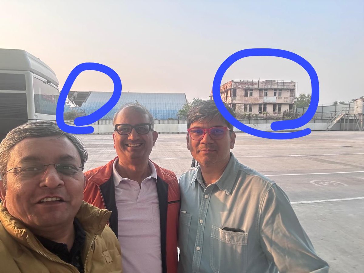ShashankMisra4's tweet photo. Landed @ T1 Delhi 
Kudos to all authorities including AAI for protecting these historical monuments to showcase at Intl level. https://t.co/whz0V9Oql5