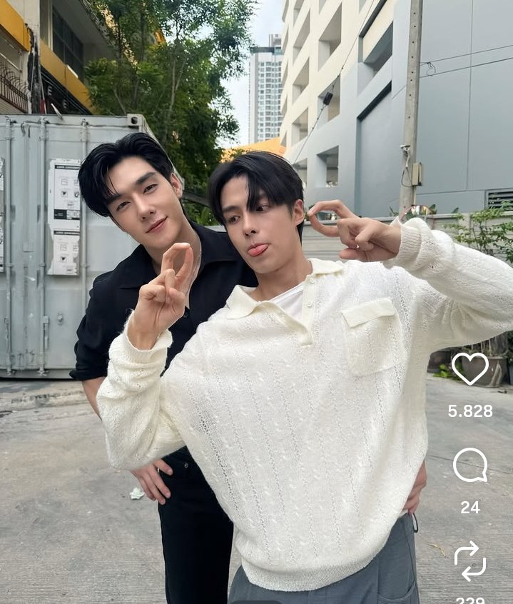 nana tweet media