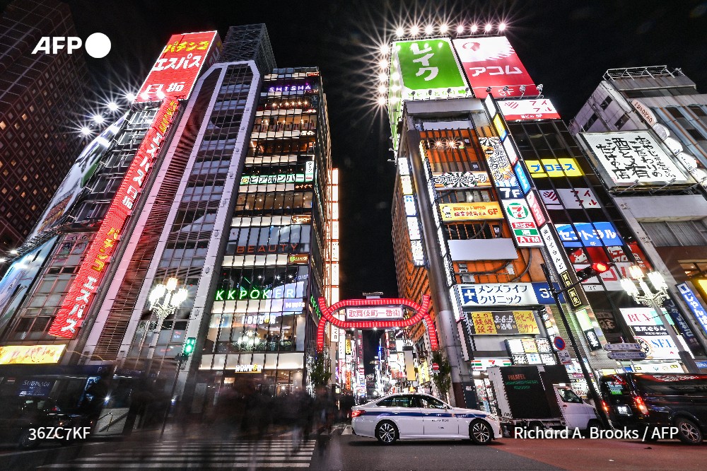 Julestelles's tweet photo. El turismo sexual se ha desarrollado como una suerte de lado oscuro de la agitada vida nocturna del distrito tokiota de Kabukicho #AFP https://t.co/L11tse85IR https://t.co/X985fxnjVR