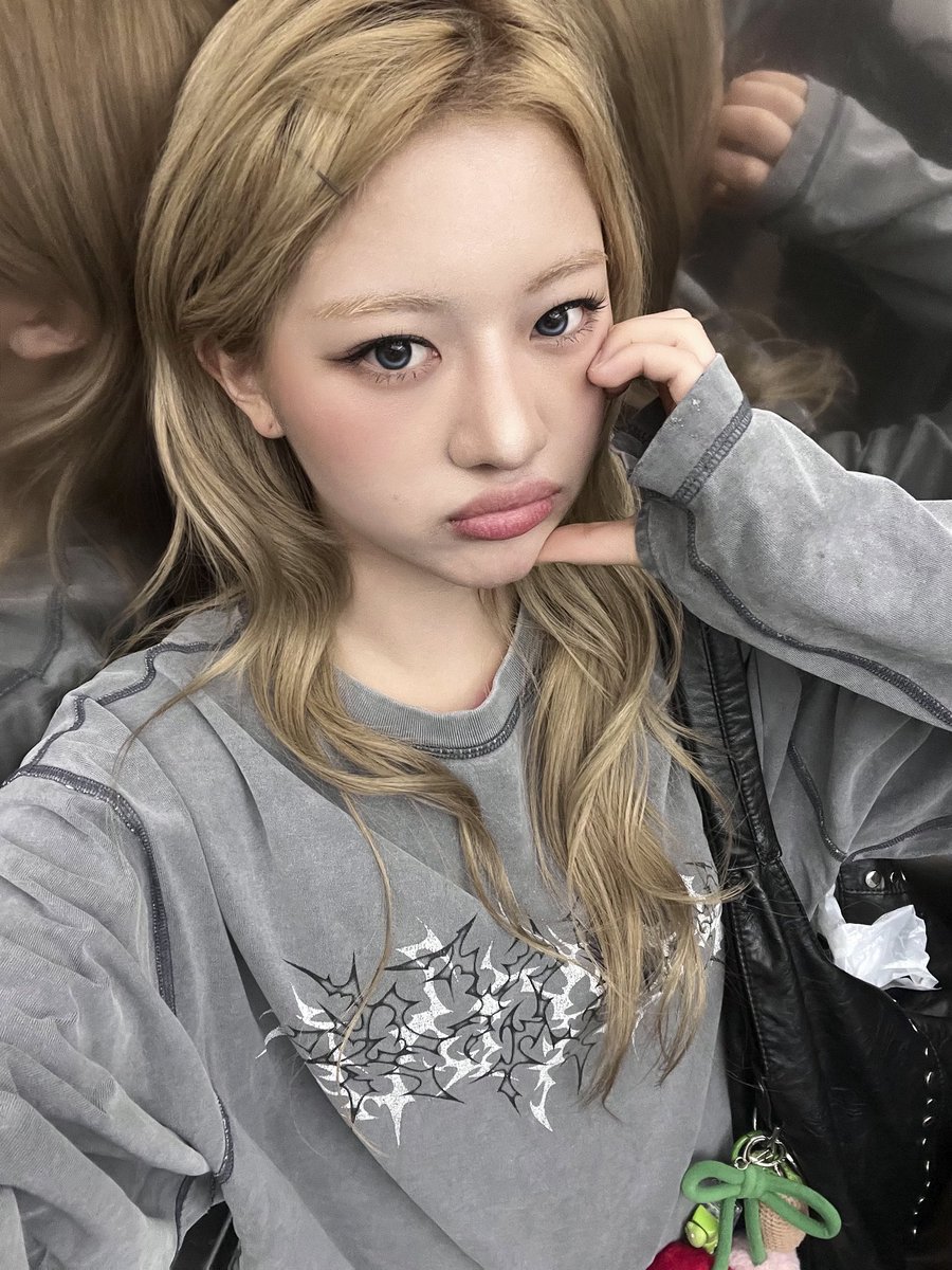 슈 tweet media