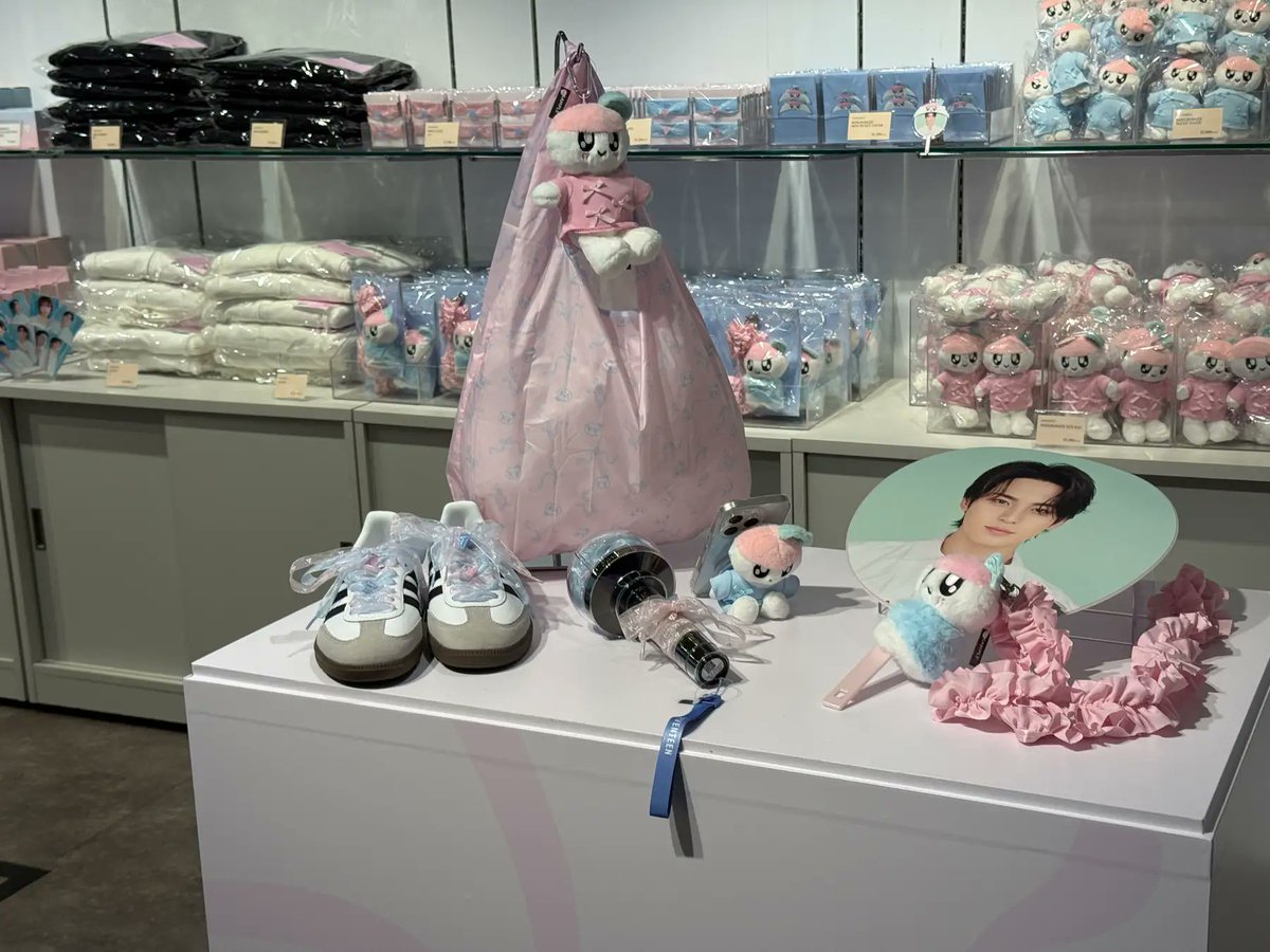 wwschannel's tweet image. SEVENTEEN、ファンミーティング記念ポップアップストアが東京・大阪で開催！東京会場ではパズルSEVENTEEN特設ブースも登場

▼記事・写真の詳細はこちら
wws-channel.com/music2/622790.…

#SEVENTEEN #SVT #YAKUSOKU #SEVENTEEN_JAPAN_FANMEETING #POPUPSTORE #パズルSEVENTEEN #HYBEJAPAN #PLEDIS