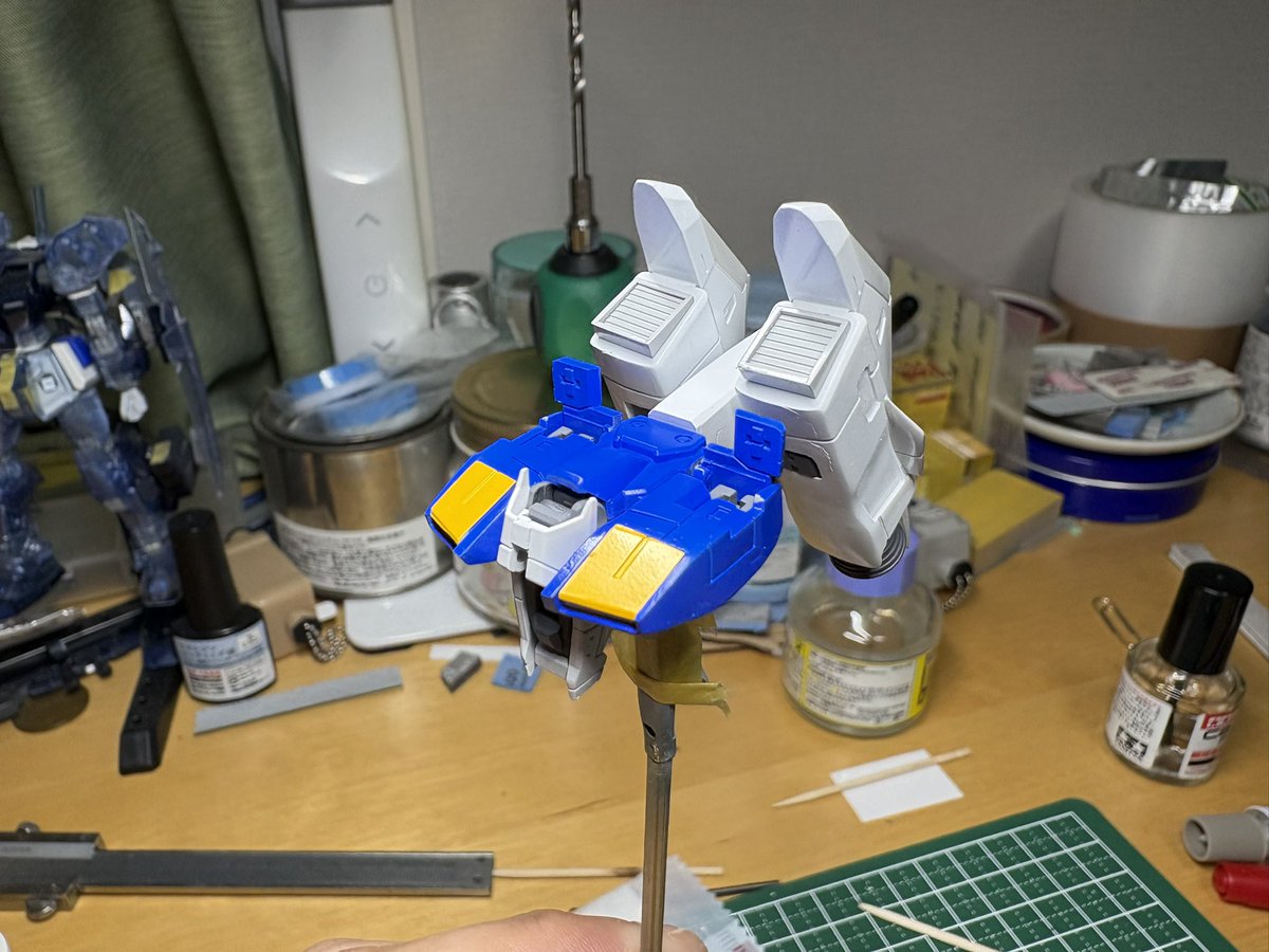 kokushi_0625's tweet photo. GWなのでボチボチ進めています。Pスペック仕様なので、GP01コアファイターを03コアファイター作り直し、塗装しました。
変形させると塗装剥げがおきそうなのであまり変形は出来なさそう…😅

#プラモデル
#ガンプラ
#RG
#GP01
#GP03
#ガンダム0083
#ミキシング https://t.co/znlz3OIOHD