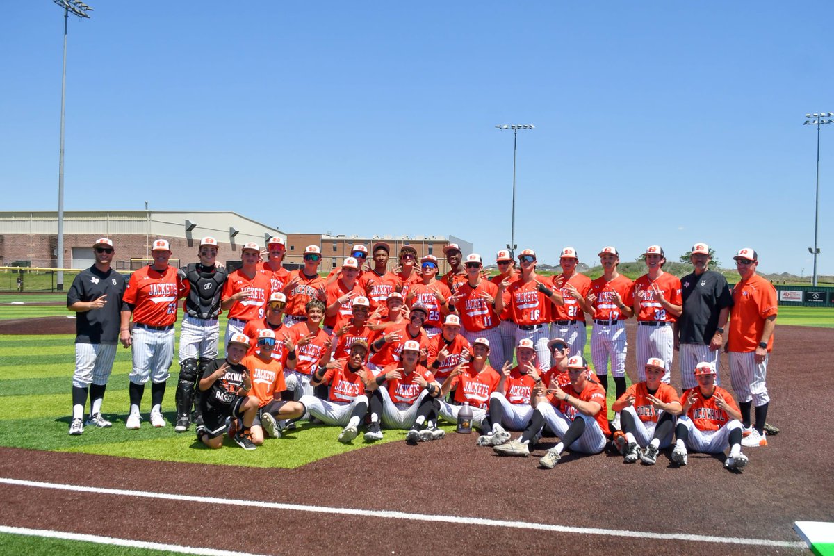 ZachBarnes2028's tweet image. Rockwall High School Yellowjackets move on to Round ✌🏼as BI-DISTRICT CHAMPS over Wylie Pirates! 

#JFND
#notdoneyet 
@Rockbaseball 
@BRose2344 
@RISDAthletics 
Photo Credit:
@JimKlenke