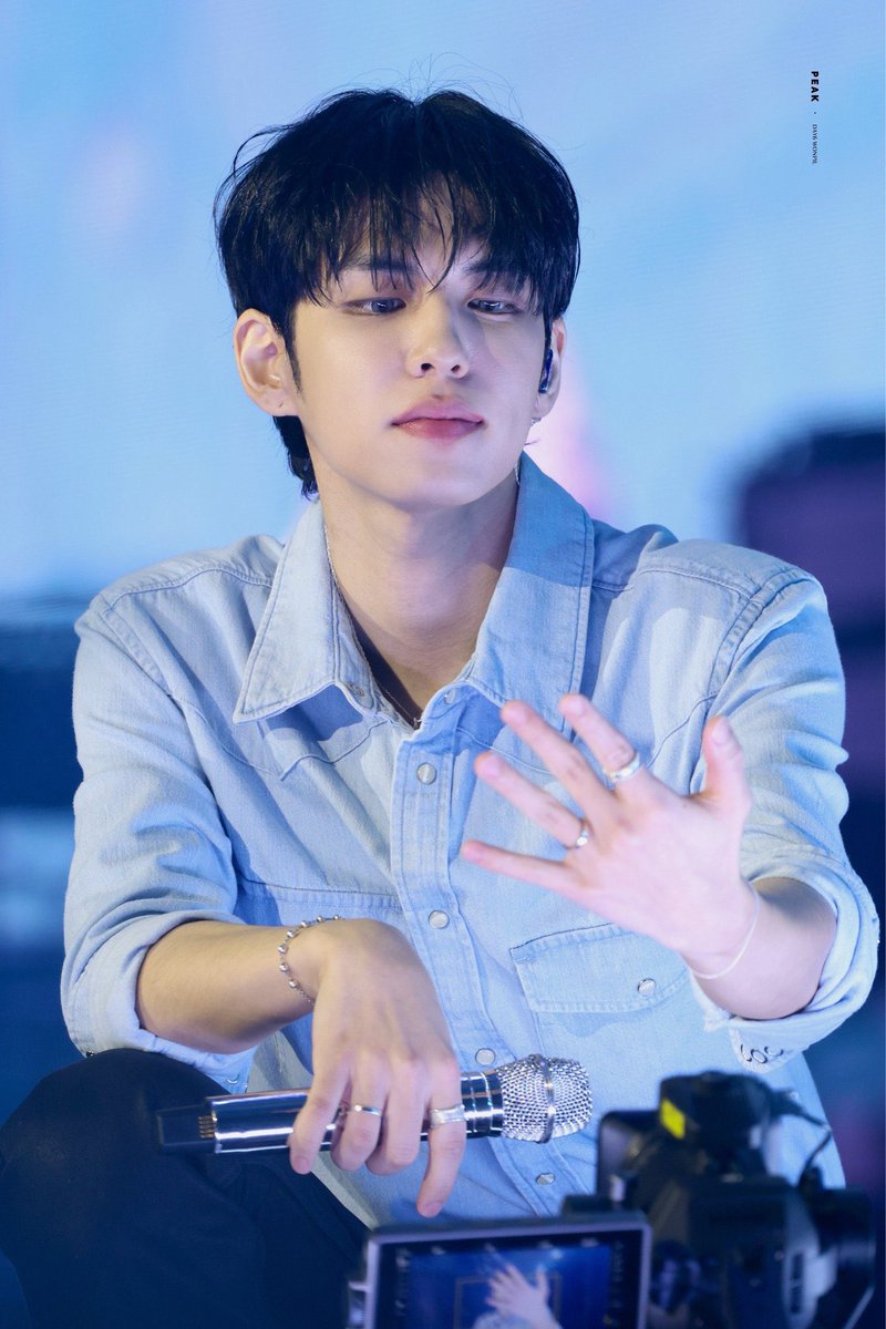 우냐 tweet media