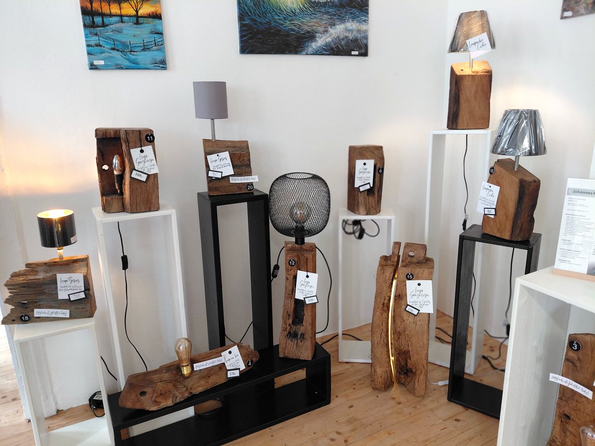 UMZiegeroski's tweet image. Kunst im Karree 2026 #Neuwied 
11 bis 18 Uhr, gestern und heute
Ausstellung im Hof Dani
#KunstimKarree #Kunst #Austellung #Künstler