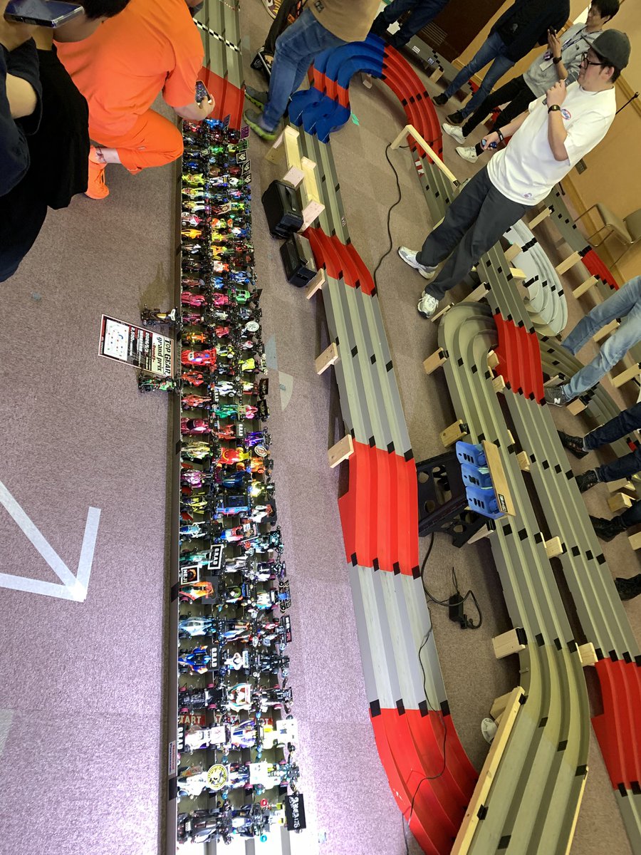 Kan9047's tweet image. 今日は大阪のTOPGEARに参加して来ました😊
100名規模の大きな大会なだけあって皆さんの熱気がスゴイ‼️速いレーサーさんばかりで、初めましての方、お久しぶりの方がたくさんおられて楽しい大会でした♪

特に運営方法などとても勉強になりました🤩
皆さん本当にありがとうございました😊
#TOPGEAR