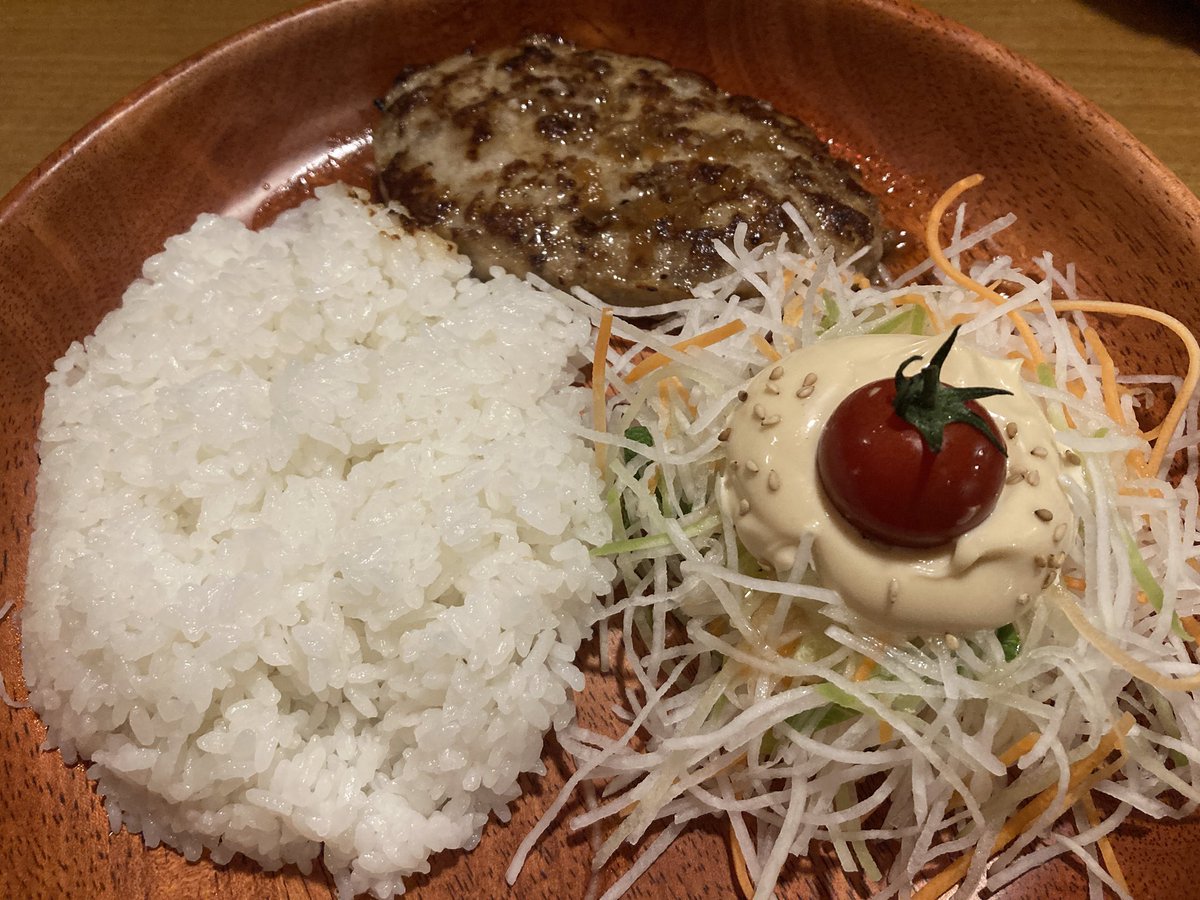 クエ tweet media