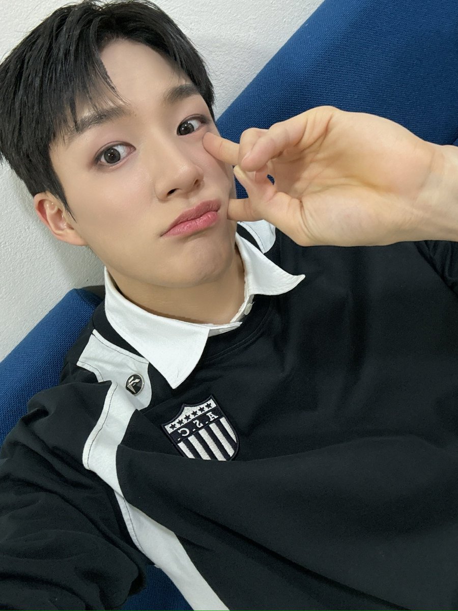 털니 tweet media