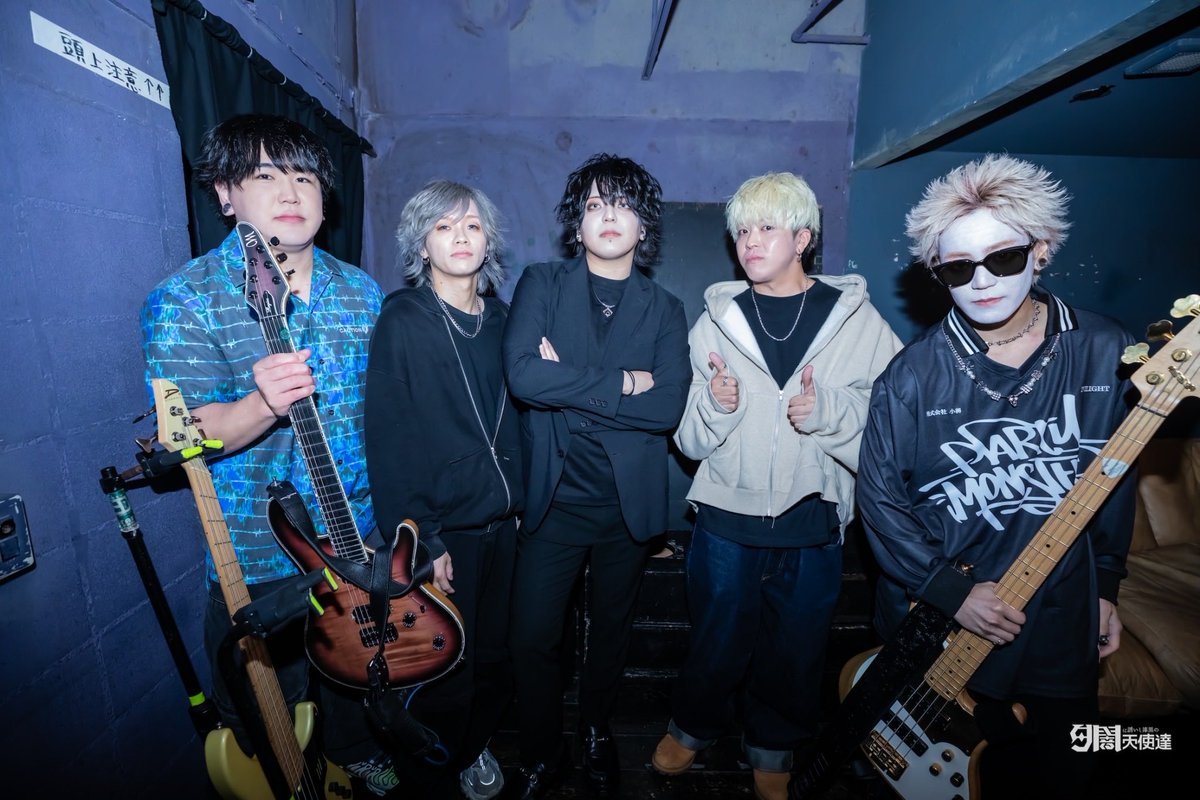 夕闇に誘いし漆黒の天使達 tweet media