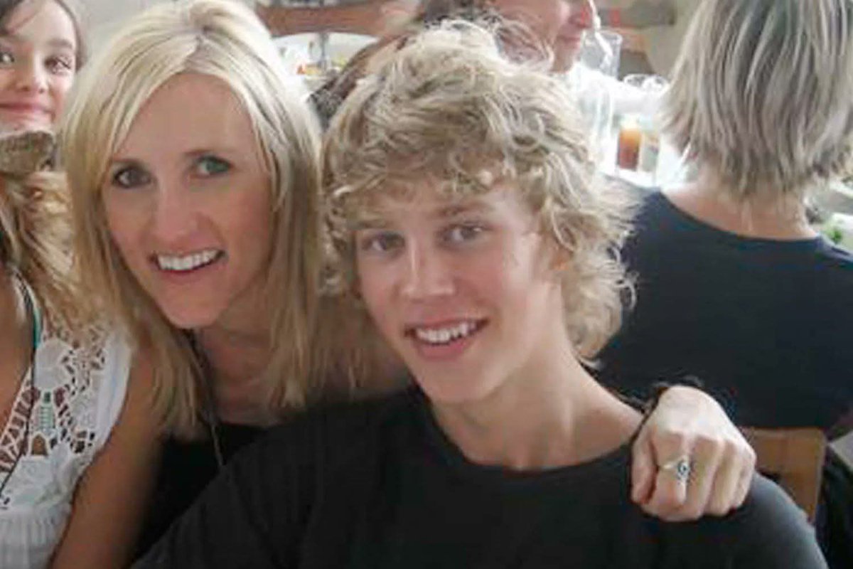 AnaPaul34250177's tweet image. AUSTIN BUTLER!✨️
Happy HEAVENLY Mother's Day!🩷
#AustinButler 
#Mothers
#MothersDay
#Heavenly