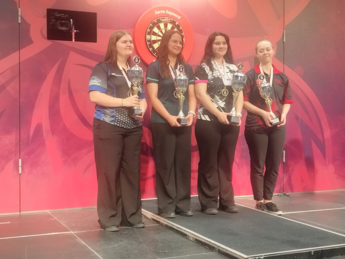 DanskDartUnion's tweet photo. The 2026 Denmark Masters U18 girls' medalists:
🏆 🇹🇷 Zehra Gemi
🥈 🇹🇷 Aysegül Karagöz
🥉 🇩🇰 Rebecca Christensen
🥉 🇩🇰 Fraya Gjøl-Nestved
#wdf #darts #DenmarkMasters https://t.co/LDZK2ZDMDL