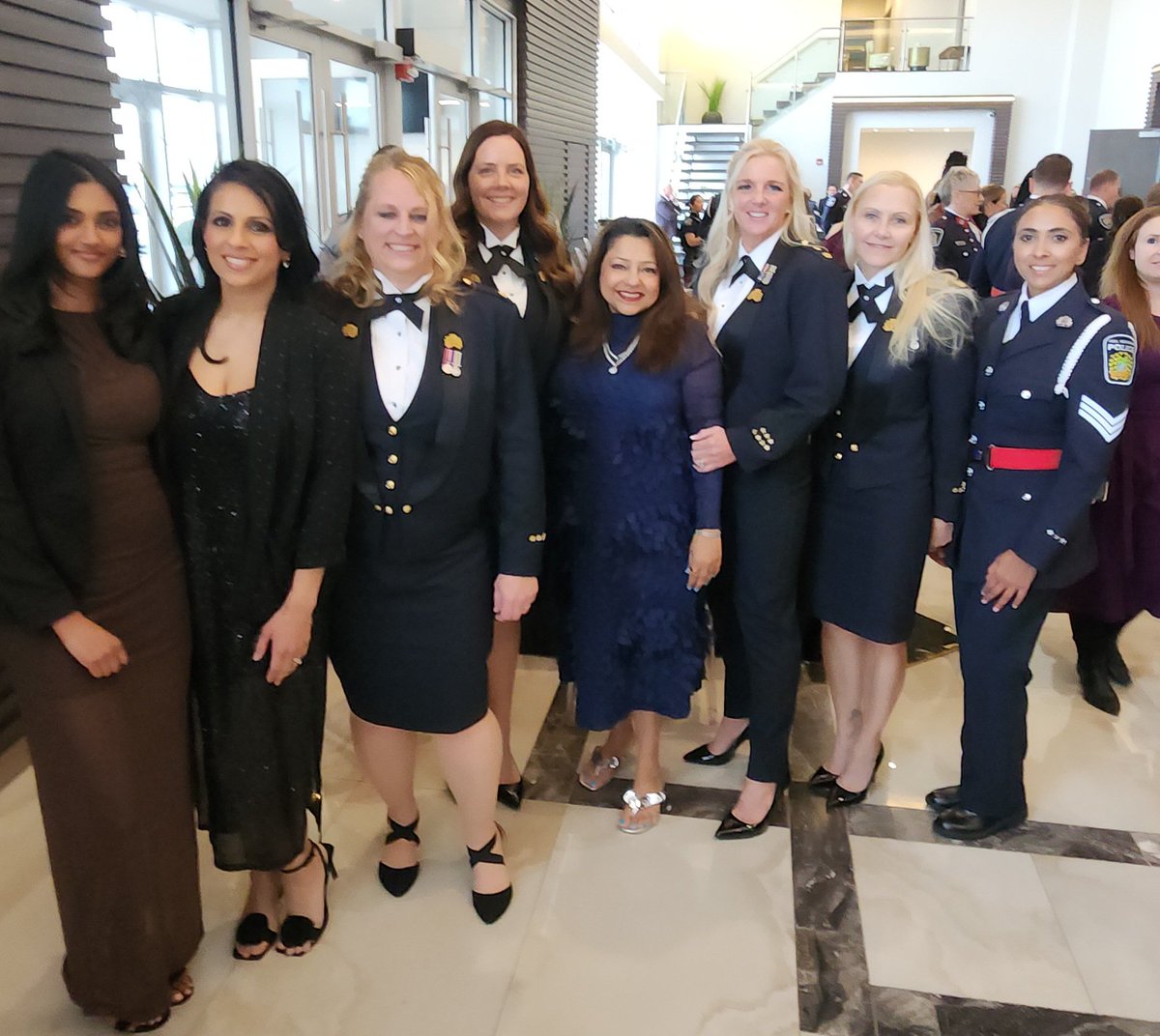 SumeetaKohli's tweet photo. It was a pleasure to attend the @OWLECanada Awards Gala .  Wonderful evening bringing women leaders in law enforcement together celebrating achievements &amp; success! Congratulations to all the winners.  #owle @PeelPolice #womensupportingwomen #womeninpolicing https://t.co/jO9YRTyq89