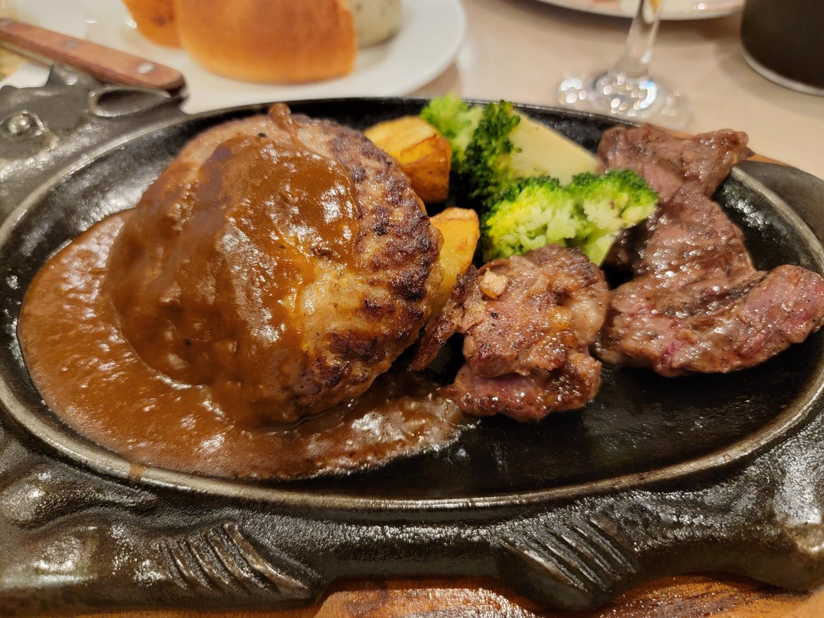 りかちん tweet media