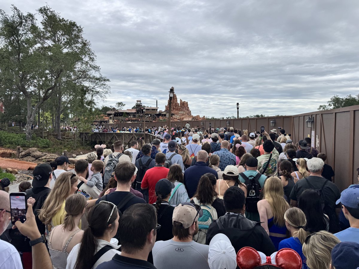 BlogMickey.com tweet media