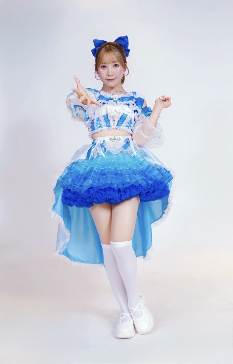 airu_serizawa's tweet photo. 《新アー写解禁》

🫧芹沢 愛桜(せりざわ あいる)
💙ネモフィラブルー
💎「いつでもキミの心に晴れ模様！」

#イロハサクラ #芹沢愛桜 #あいるの幸せふぁいる https://t.co/C5CDJP0G7u