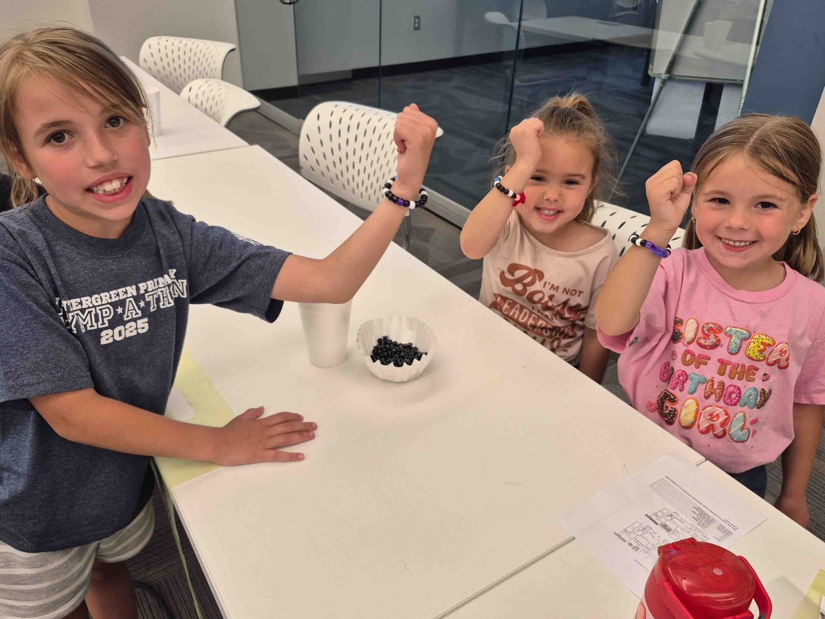 PittCC's tweet image. Family STEM Night 2026 was a huge success! 🎉🔬 

Families from Pitt County and beyond came out to explore, learn, and have fun with hands-on STEM activities for all ages. 💭

We can’t wait to make it even bigger and better in 2027! 🚀 #pittcc #STEM #family #science