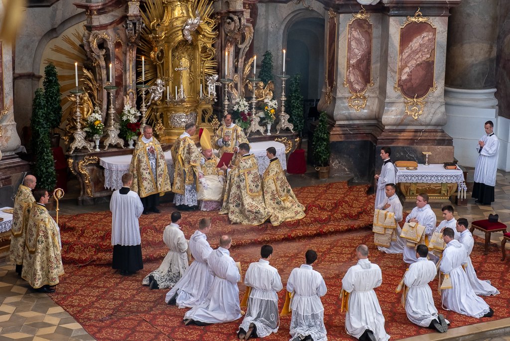 UNA VOCE SEVILLA - Misa Tradicional tweet media