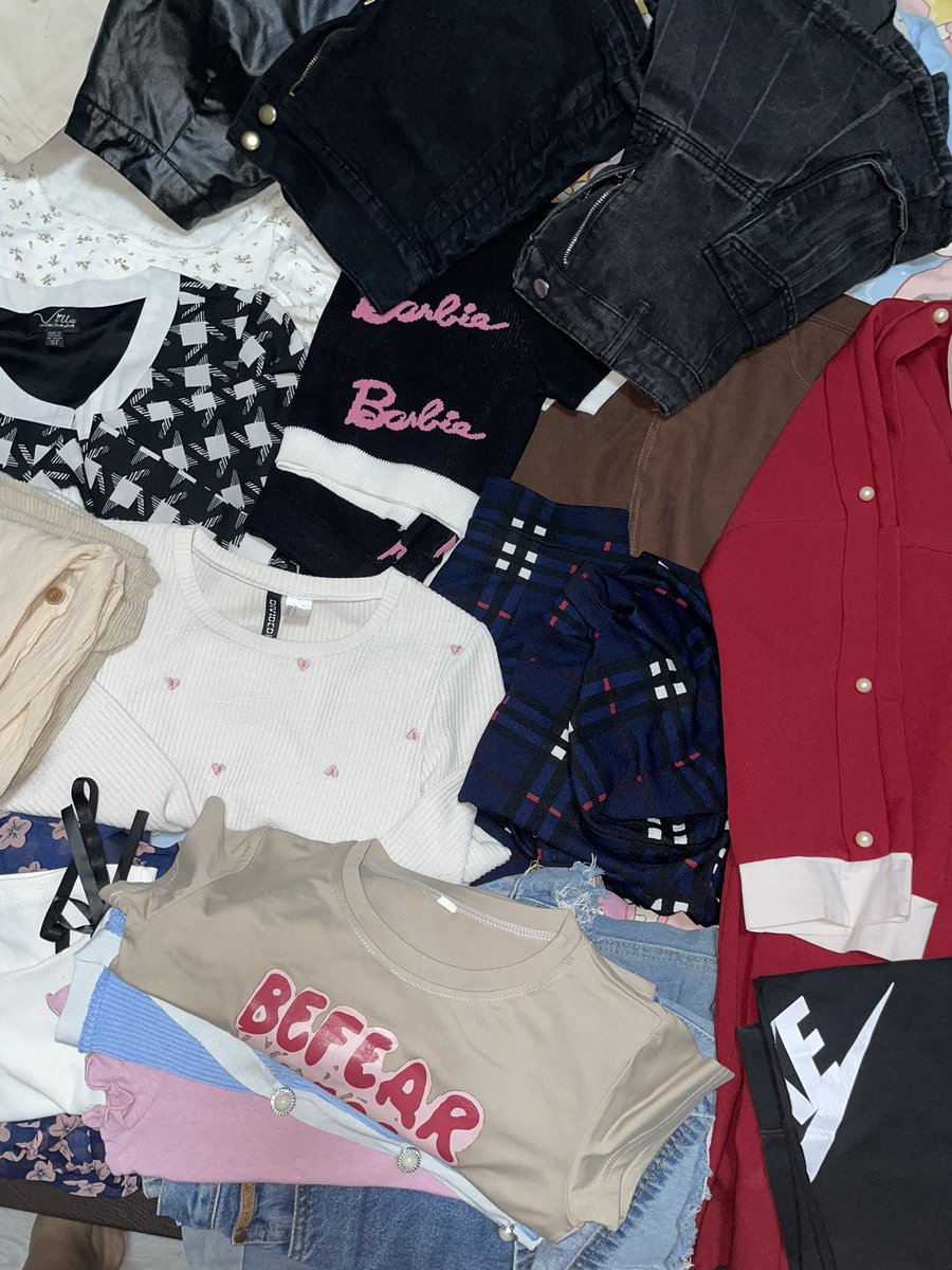 rochedeglace's tweet photo. ส่งต่อเสื้อผ้า ตัวละไม่เก��น 100 บาท

หาบ้านให้น้องอยู่ เนื่องในย้ายคอนโดค่ะ 🫶🏻

🎁 shipping 40 บาท
￼✨ รีปัก ลด 5 บาท/ตัว (ex. ซื้อ10ตัว ลด50บาท)

#ส่งต่อเสื้อผ้า #ส่งต่อเสื้อผ้ามือสอง #โล๊ะตู้เสื้อผ้า #ส่งต่อเสื้อผ้ามือสองสภาพดี #เสื้อผ้ามือสอง https://t.co/EfzDhupmhl