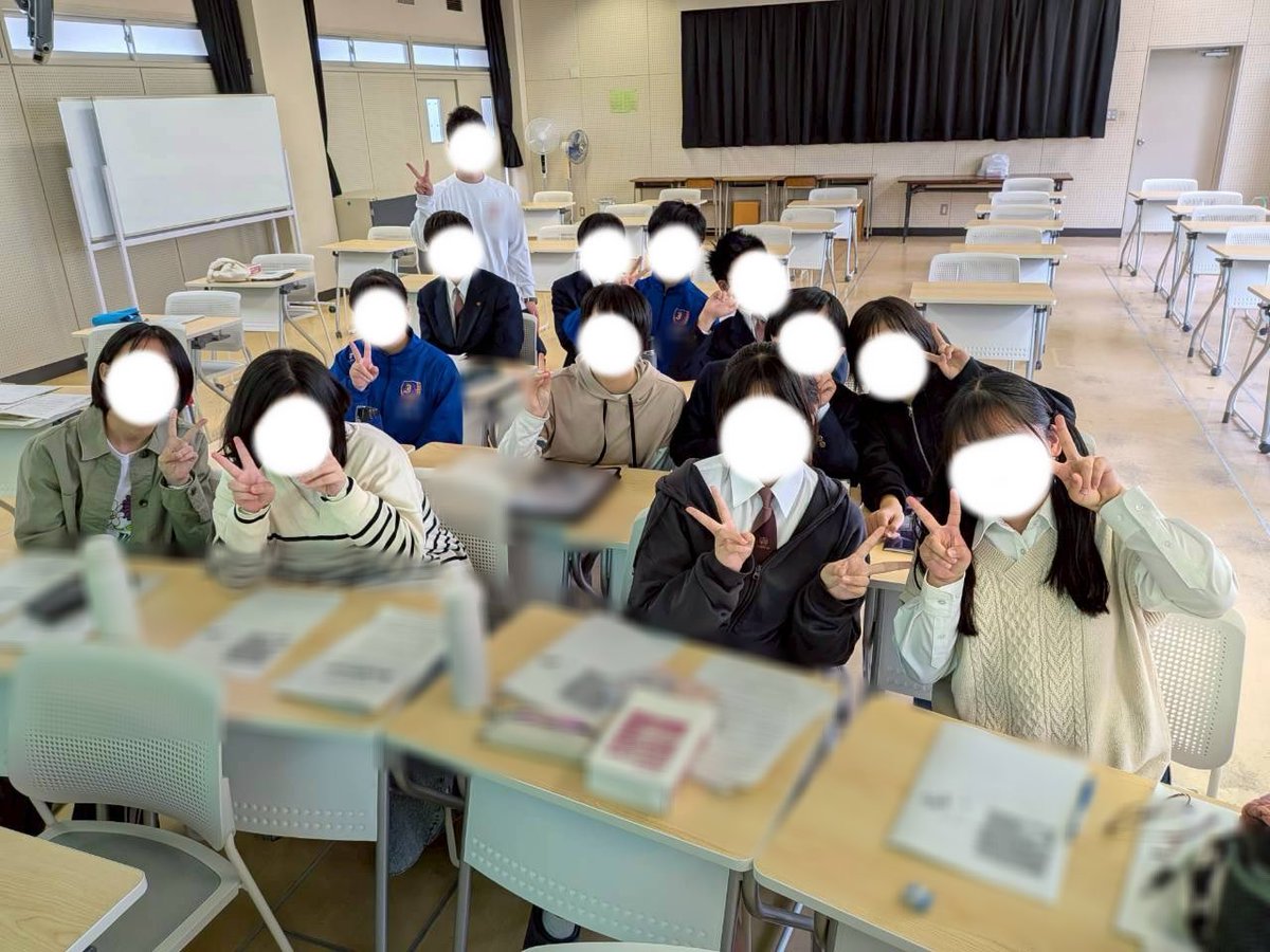 IKBC_official_'s tweet photo. 4/29(水･祝)に、1年生のアナ朗を決める儀式と2、3年生のミニコンを行いました。

今年度1年生は13人入部しました。みんなで楽しく頑張りましょう！
2、3年生はミニコンで現在の課題点を改善します！
新入生合わせて32人で頑張っていきます！これからもIKBCをよろしくお願いします。 https://t.co/Zs32fP6paO