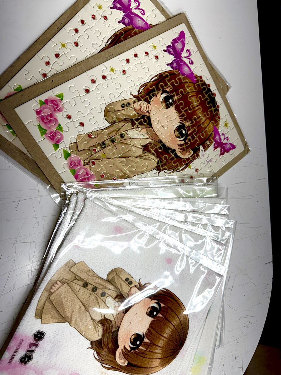 な、なんと！！！！！
D-CORE・音葉ゆいな・FOURilyの
新グッズが入荷されました💫

明日5月4日の春フェスの物販から
販売開始です！！

めちゃくちゃ可愛いから
ぜひゲットしてくださると嬉しいな🥺

#アイドルフェス
#ガールズパフォーマンスサミット
#D_CORE
#音葉ゆいな
#FOURily