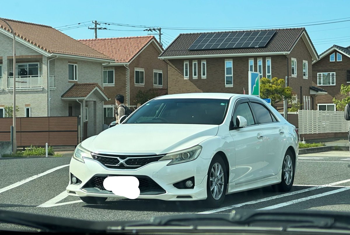 いいなあTRDエアロ
トヨタくん、マークX用の前期モデリスタ、中期TRDリップを再販してくれないか？買うよ