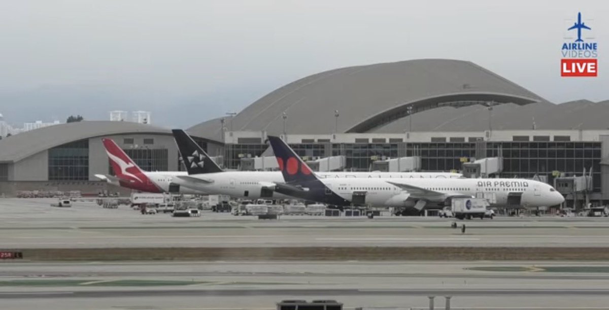 airlinevideos's tweet image. We’re LIVE with our new 8AM PDT start time! Tune in now for awesome LAX action ALL day !✈️✈️🌴#aviation #losangeles #planes

🔴LIVE LOS ANGELES (LAX) AIRPORT ACTION! (May 3rd, 2026) youtube.com/live/LRwNFvf5b… via @YouTube