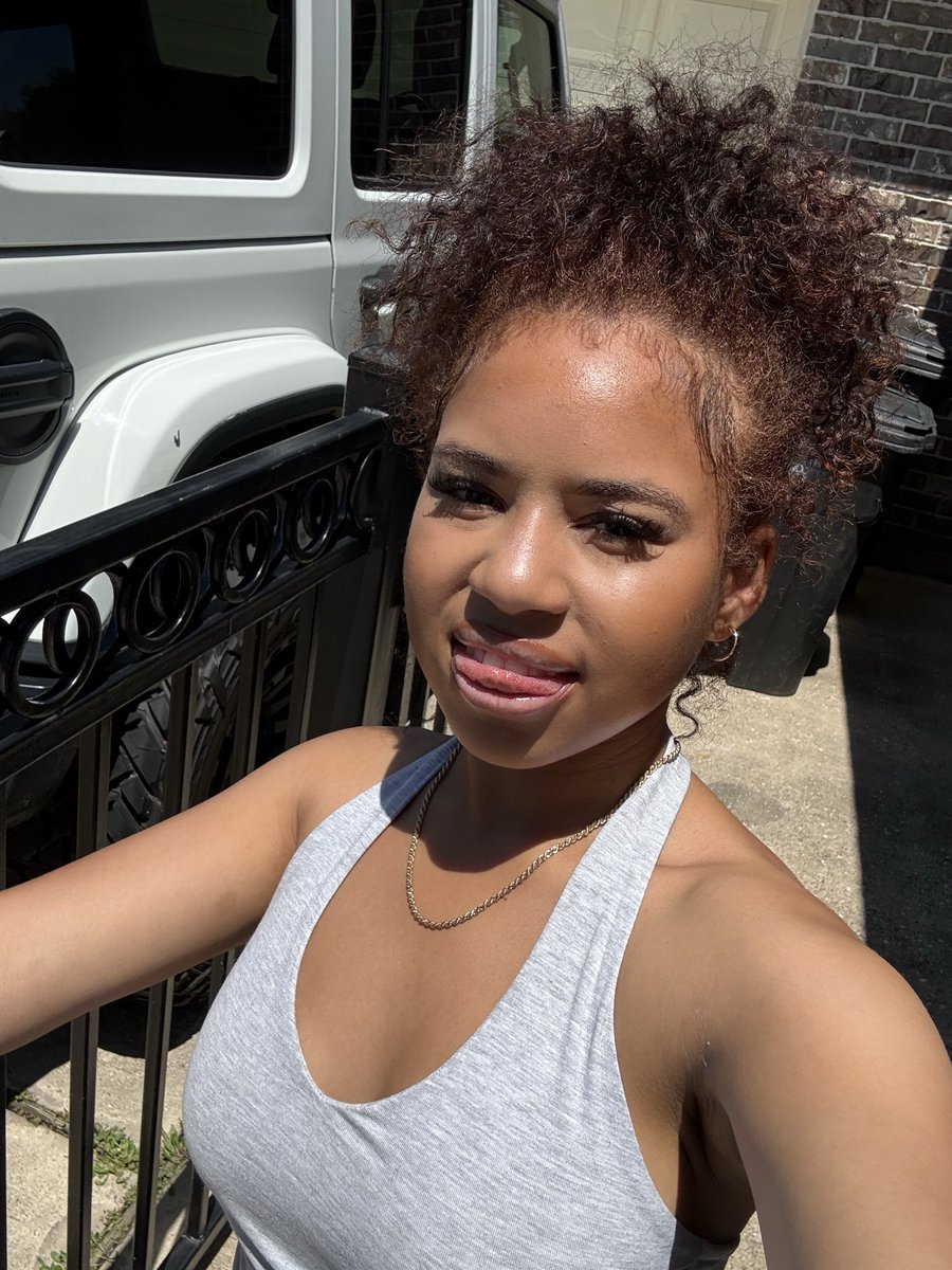 CordonSav72444's tweet image. I live for the sun #lightskin #copper #love #houston