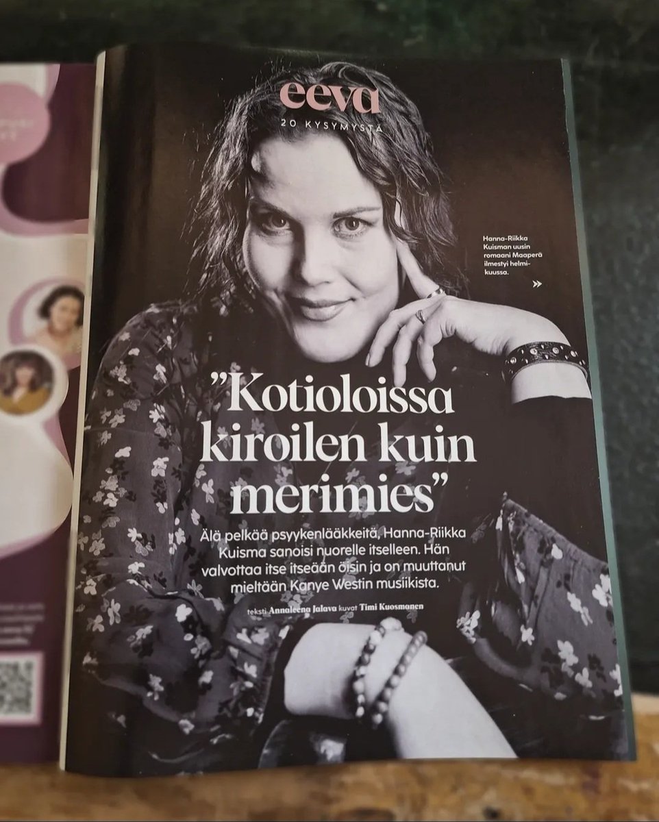 HannariikkaX's tweet photo. Eeva-lehdessä on Annaleena Jalavan taannoisen podcast-vierailun ohessa tekemä haastattelu. Maaperään ja kirjoittamiseeni liittyvä Eevan kirjaklubin jakso on  kuunneltavissa mm. Spotifyssa.
Kännykkäräpsyni eivät tee oikeutta Timi Kuosmasen ottamille kuville!

#kirjax #eeva https://t.co/KdzsFqfNIs